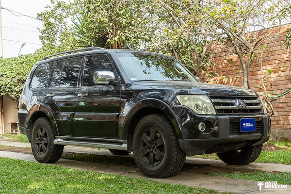 MITSUBISHI MONTERO - 2008